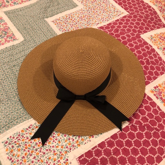 Accessories - Beach Straw Hat